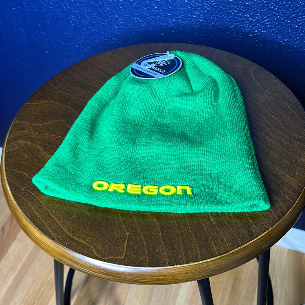 Brand new Oregon ducks beanie hat